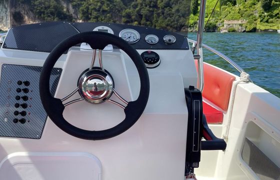 Boat without licence  Trimarchi 57s pro 40 40hp