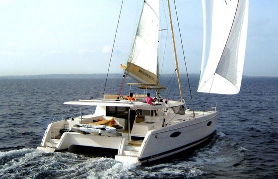 Catamaran Fountaine Pajot Helia 44 13.5m