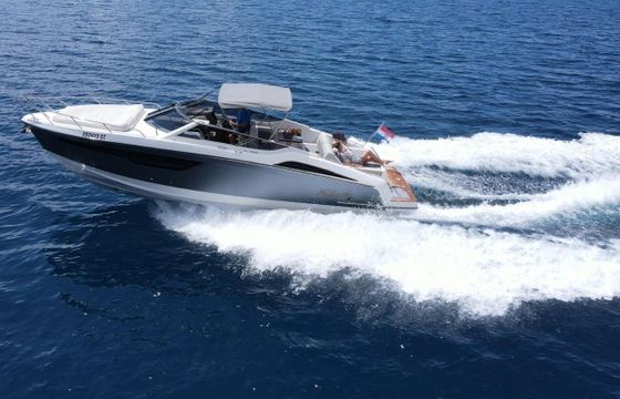 Motorboat Windy W34 Alize 880hp