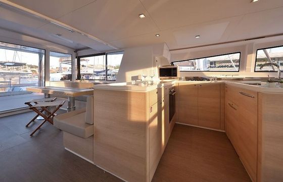 Catamaran Bali 5.4. 16.79m