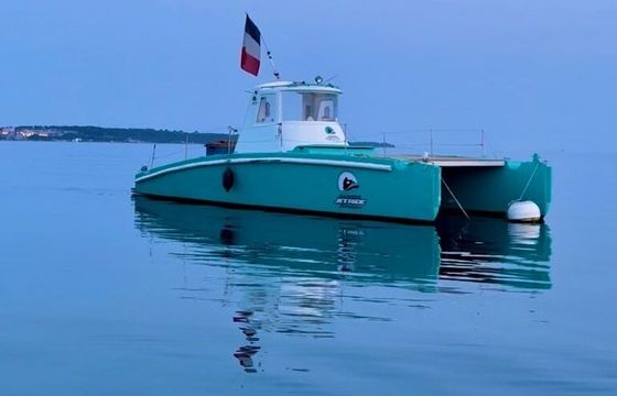 Motorboat Chantier local Catamaran