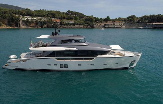 Motor yacht San Lorenzo 88 2400hp