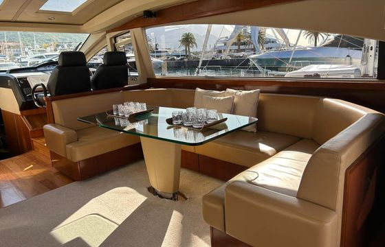 Motor yacht Princess V65 2800hp