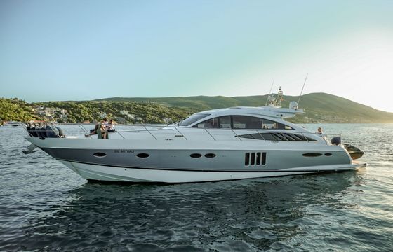 Motor yacht Princess V65 2800hp