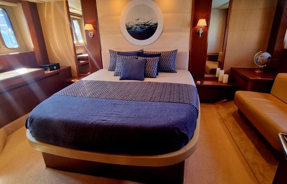 Motor yacht Princess V65 2800hp