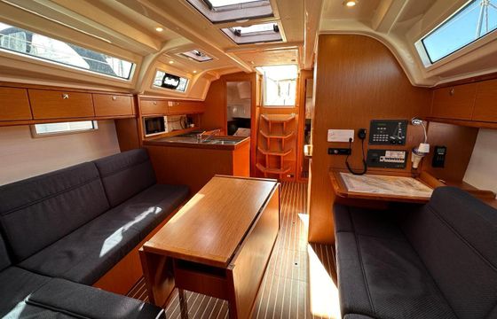 Sailboat Bavaria Bavaria Cruiser 37 11.3m