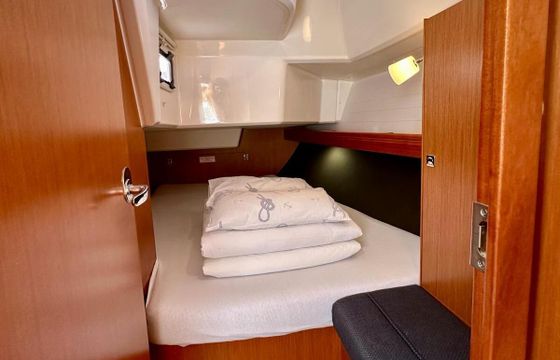 Sailboat Bavaria Bavaria Cruiser 37 11.3m