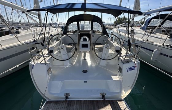 Sailboat Bavaria Bavaria Cruiser 37  11.3m