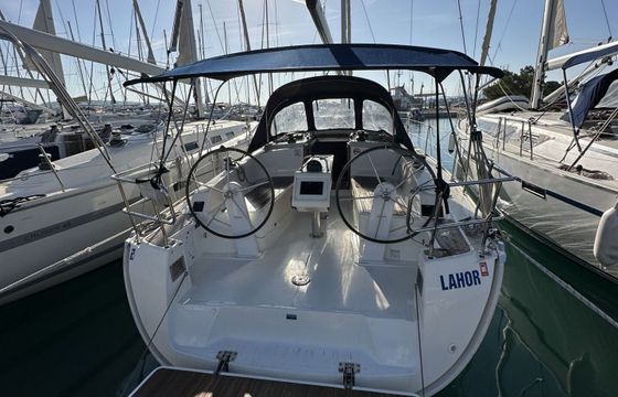 Sailboat Bavaria Bavaria Cruiser 37 11.3m
