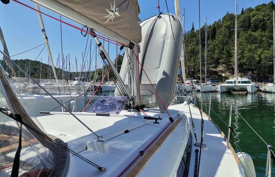 Sailboat Jeanneau Sun Odyssey 389 11.75m