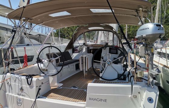 Sailboat Jeanneau Sun Odyssey 389 11.75m