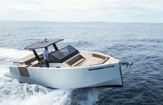 Motorboat De Antonio 34 600hp