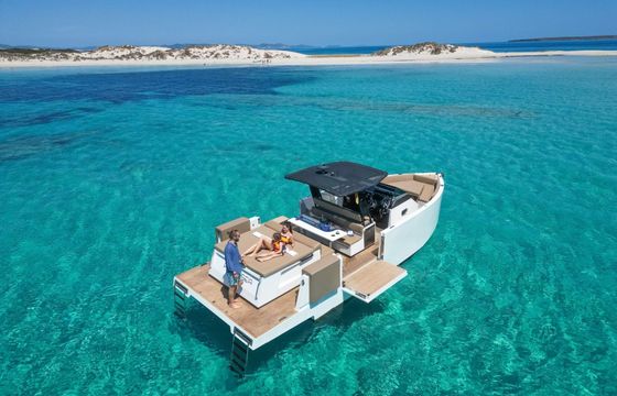 Motorboat De Antonio 34 600hp