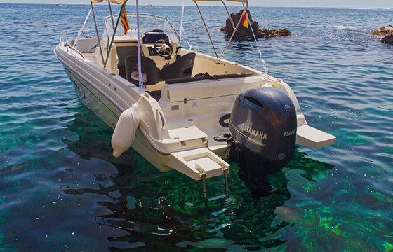 Motorboat Pacific Craft Open 670 150hp