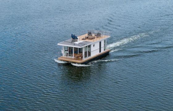 Houseboat Waterbus Independent 12