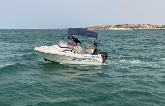Motorboat Quicksilver carbin 40hp