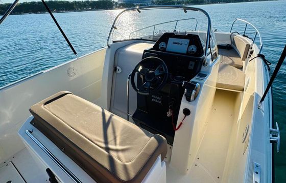 Motorboat Quicksilver Activ 755 Open 250hp