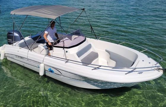 Motorboat Pacific Craft Open 670 200hp