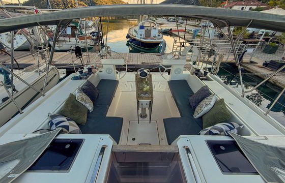 Sailboat Bavaria C45 Holiday edition 14m