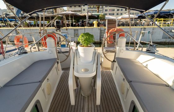 Sailboat Jeanneau Sun Odyssey 42i 12.85m