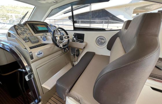 Motorboat Galeon 385 HTS 740hp
