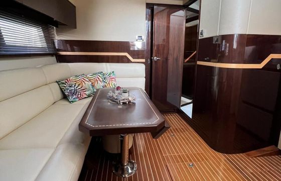 Motorboat Galeon 385 HTS 740hp