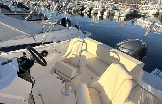 Motorboat Pacific Craft Open 625 150hp