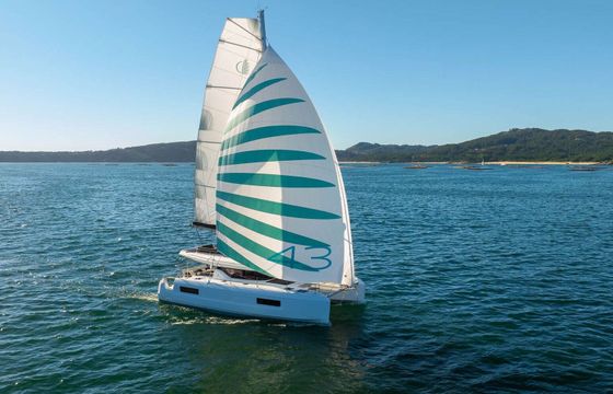 Catamaran Lagoon Lagoon Power 43 14m