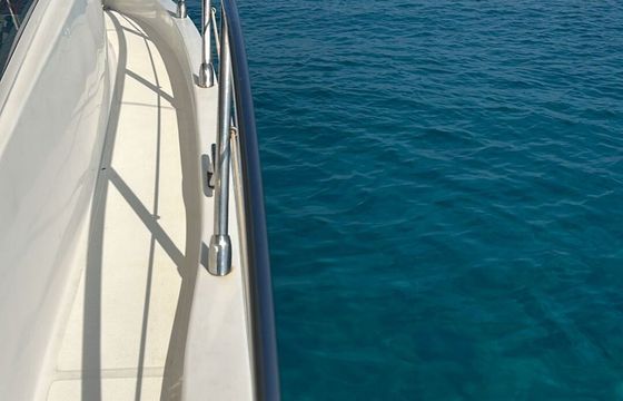 Motorboat Poly Form Triakis C30 660hp