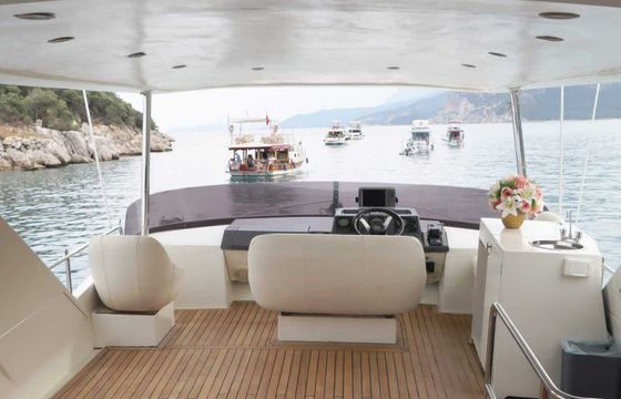 Motor yacht Fairline 2002 550hp