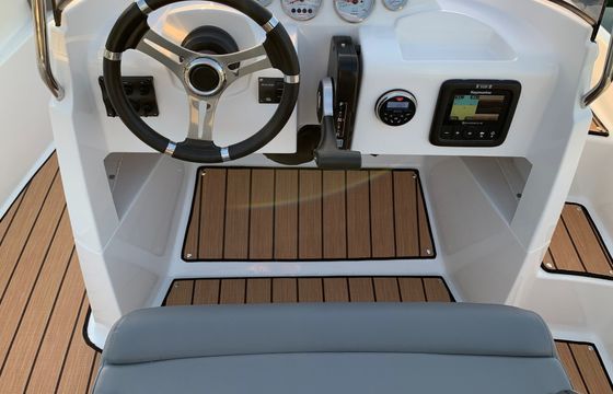 Motorboat Prince 570 OPEN 100hp