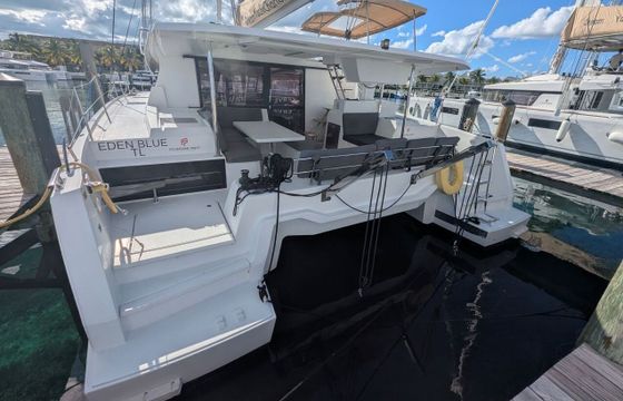 Catamaran Fountaine Pajot Astrea 42 with watermaker &amp; A/C - PLUS 12.58m