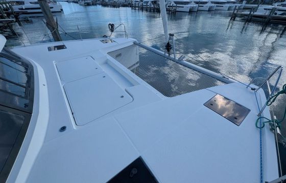 Catamaran Fountaine Pajot Astrea 42 with watermaker &amp; A/C - PLUS 12.58m