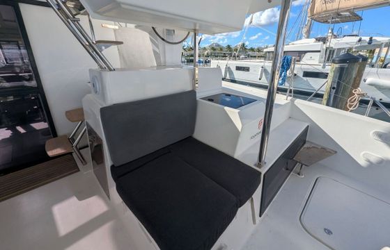 Catamaran Fountaine Pajot Astrea 42 with watermaker &amp; A/C - PLUS 12.58m
