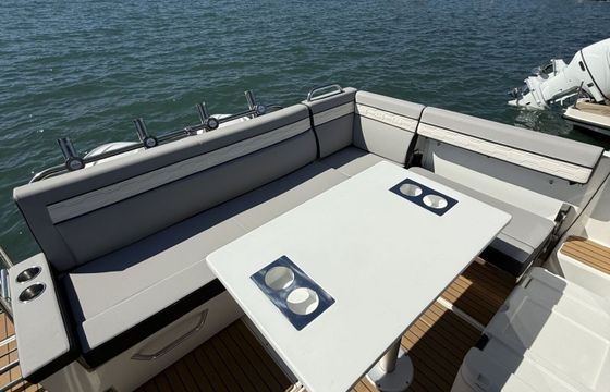 Motorboat Jeanneau Merry Fisher 895 400hp