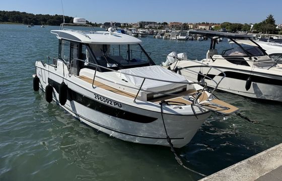 Motorboat Jeanneau Merry Fisher 895 400hp