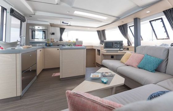 Catamaran Fountaine Pajot Saona 47 13.94m