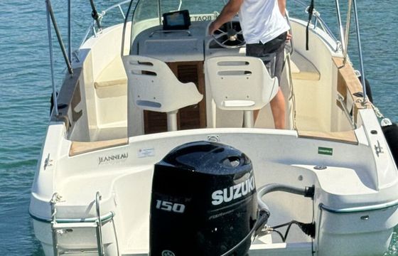 Motorboat Jeanneau CAP CAMARAT 625 175hp