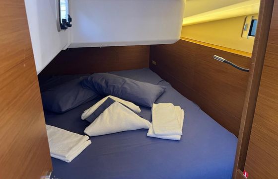 Sailboat Jeanneau Sun Odyssey 440 13m