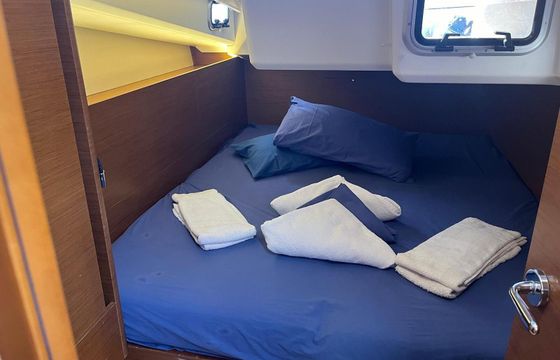 Sailboat Jeanneau Sun Odyssey 440 13m