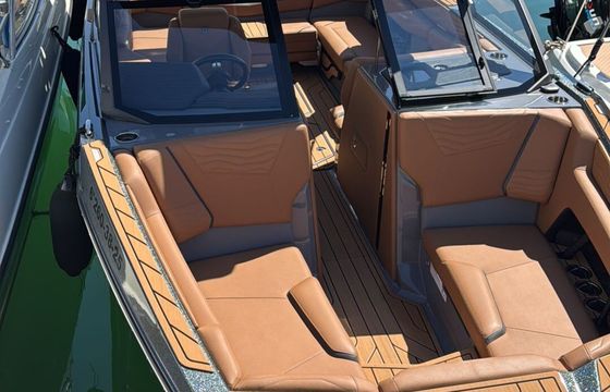 Motorboat Correct Craft Super Air Nautique G23 450hp