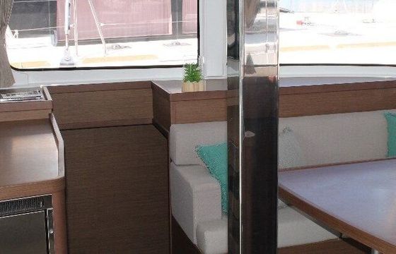 Catamaran LAGOON 42 12.8m