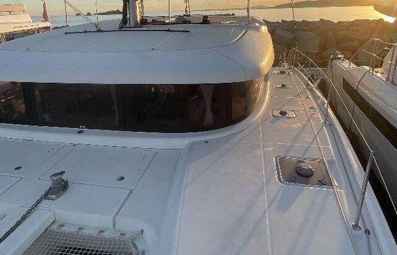 Catamaran LAGOON 42 12.8m