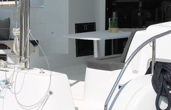 Catamaran LAGOON 42 12.8m