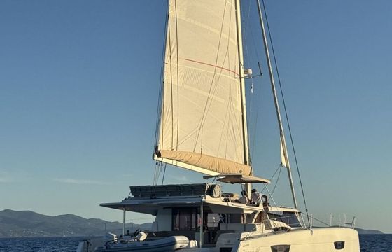 Catamaran FOUNTAINE PAJOT TANNA 47 13m