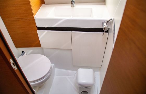Sailboat Jeanneau Sun Odyssey 490 14.42m