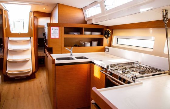 Sailboat Jeanneau Sun Odyssey 490 14.42m