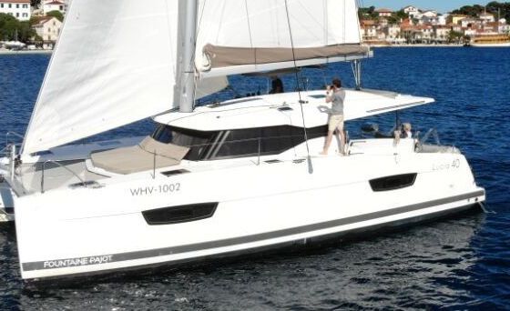 Catamaran FOUNTAINE PAJOT LUCIA 40 11.73m