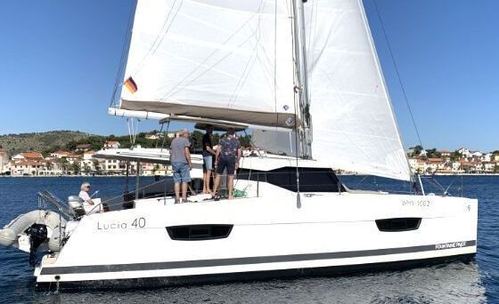 Catamaran FOUNTAINE PAJOT LUCIA 40 11.73m