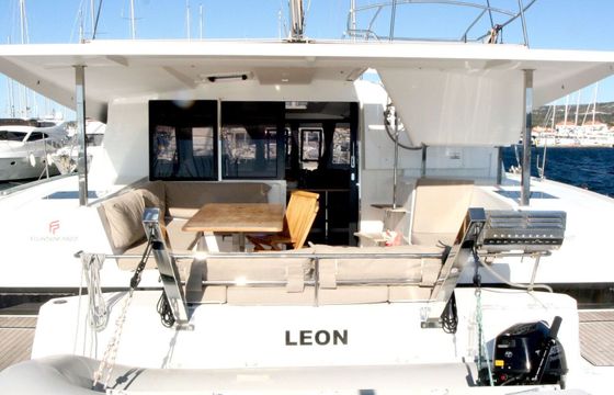 Catamaran FOUNTAINE PAJOT LUCIA 40 11.73m
